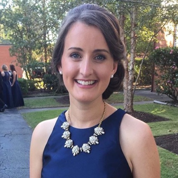 Meet your Posher, Julianna - Picture 3 of 3